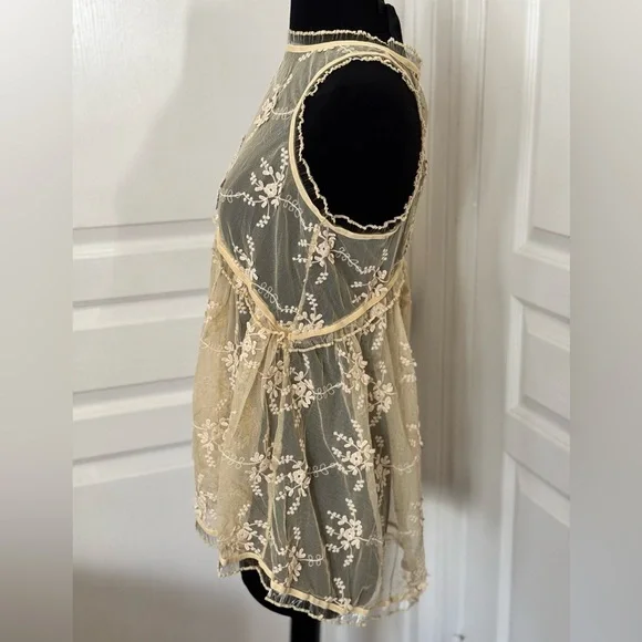 NWOT |  | POL | Floral Lace Sheer Top Ruffle Sleeveless Sheer - Size M - Picture 2 of 5